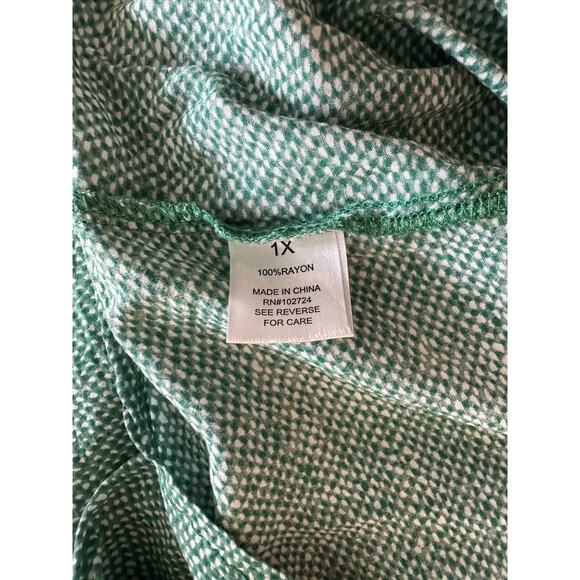 Grand & Greene Green White High Low Rayon Blouse 1X - Picture 4 of 4